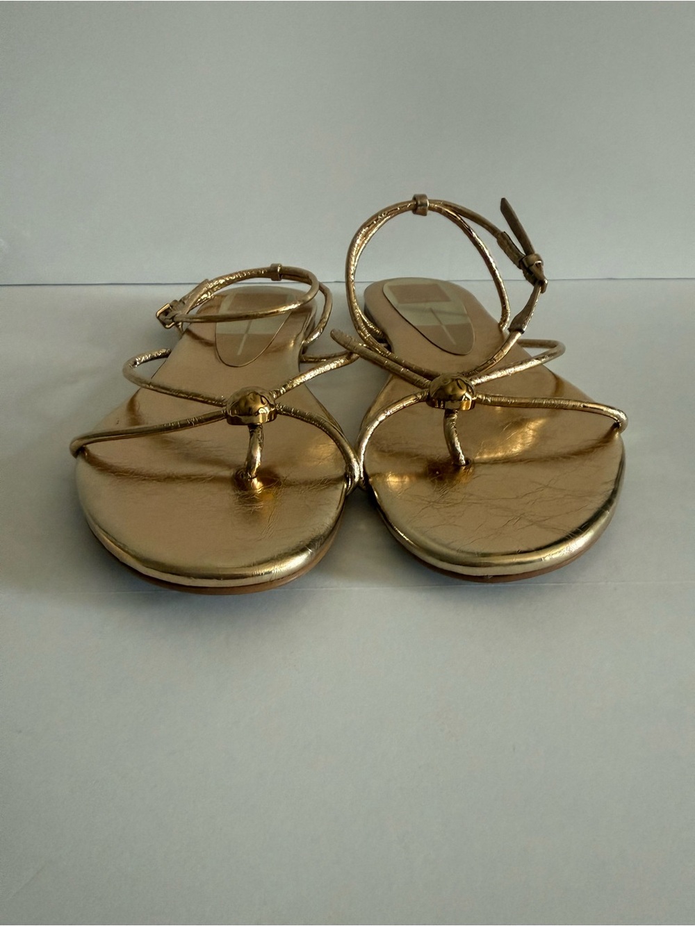 Dolce vita Gold Women's Strappy Toe-Post Sandals size 8